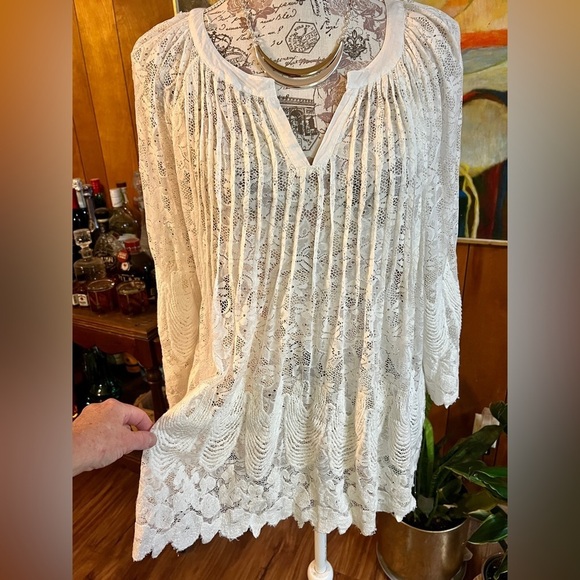🛍️V. CHRISTINA Cream lace long sleeve blouse size L. - Picture 7 of 12